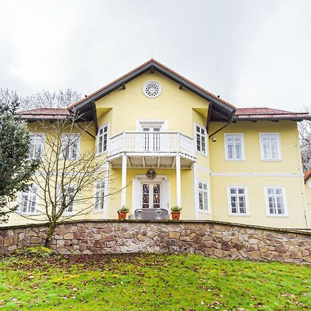 Lovecky Zamecek Pod Milesovkou Teplice Exterior foto