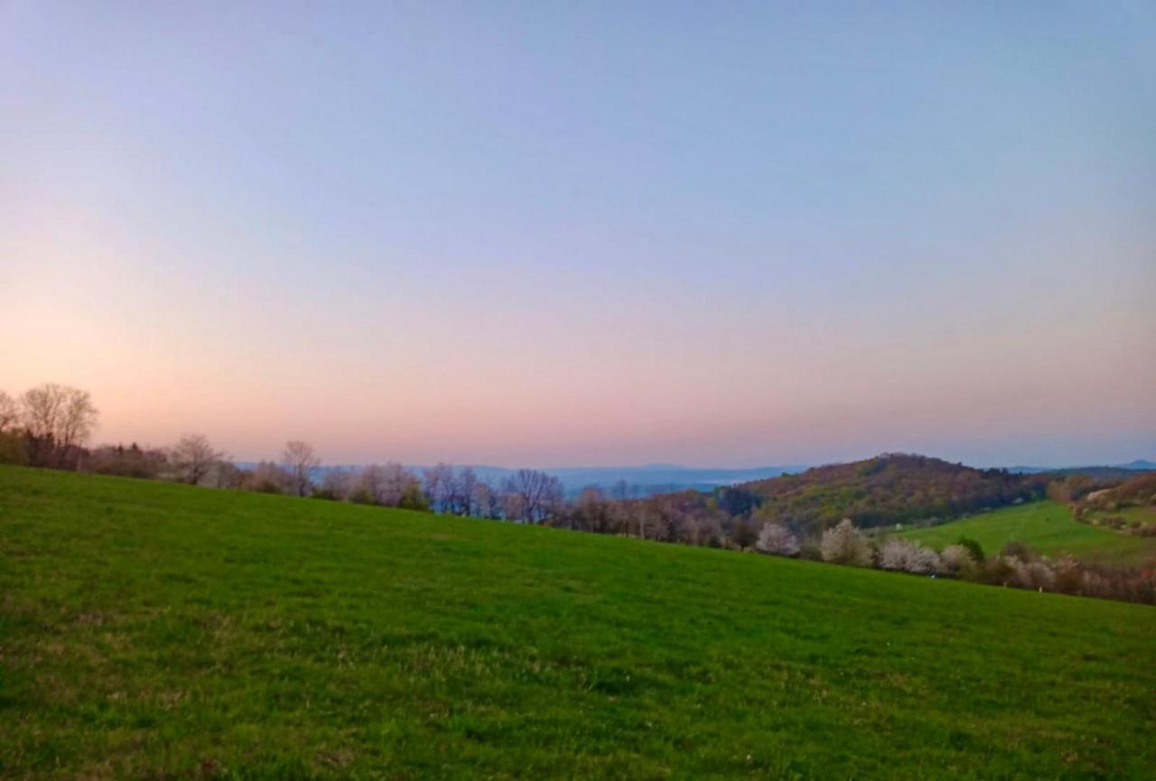 Lovecky Zamecek Pod Milesovkou Teplice Exterior foto