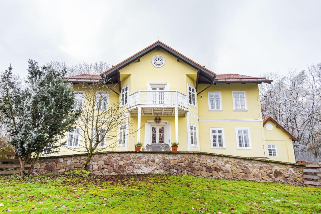 Lovecky Zamecek Pod Milesovkou Teplice Exterior foto