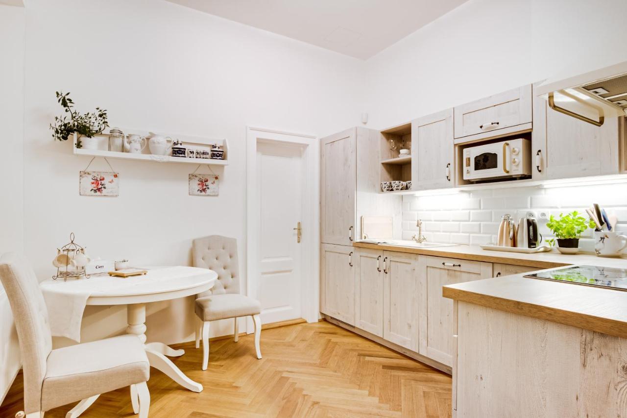 Lovecky Zamecek Pod Milesovkou Teplice Exterior foto